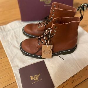 Dr. Martens made in England
1460 Pascal. Color: Tan Essex/Veg Tan. US women’s 9